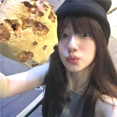 雨中的女人 封面